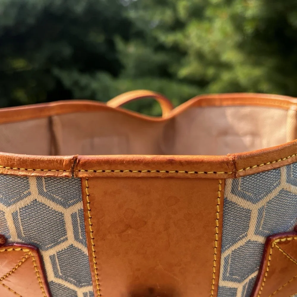 Vintage Dooney & Bourke USA Blue Woven Jacquard Leather Buckle Shoulder Tote